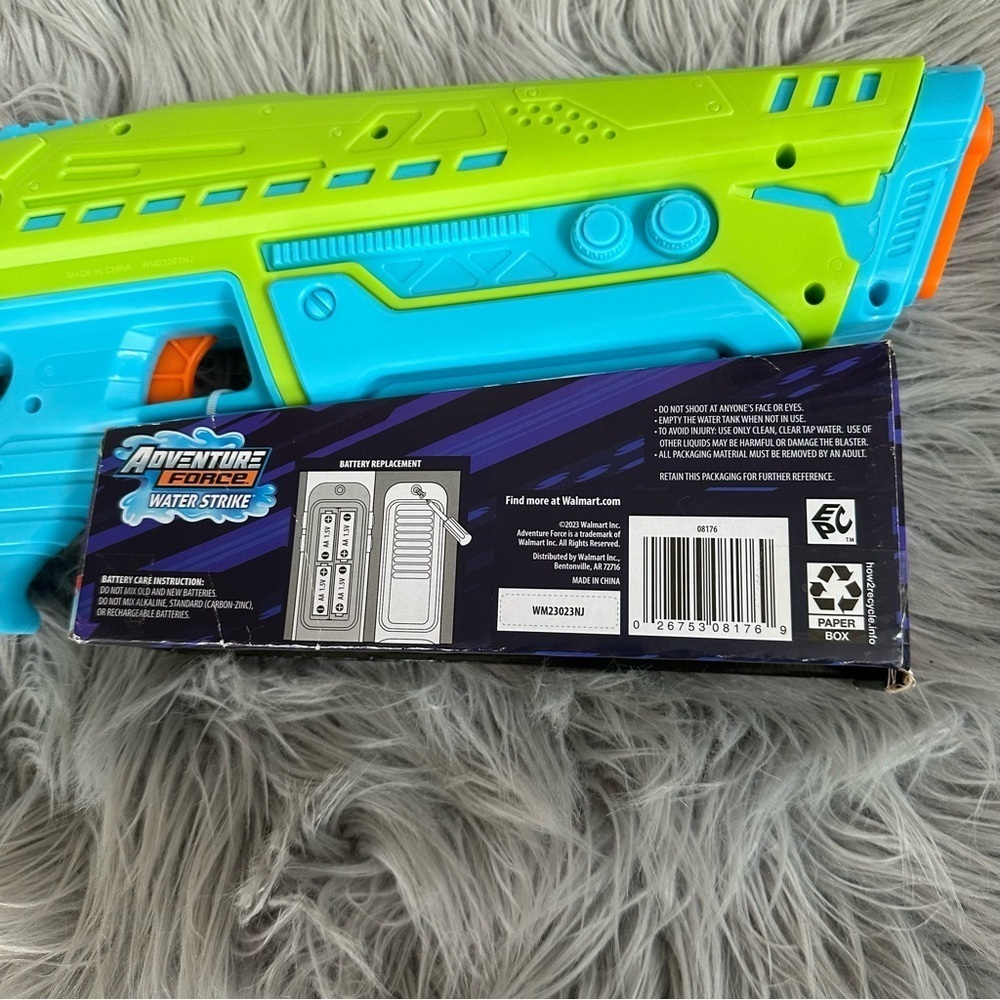 Water Gun - Picture 3 of 4